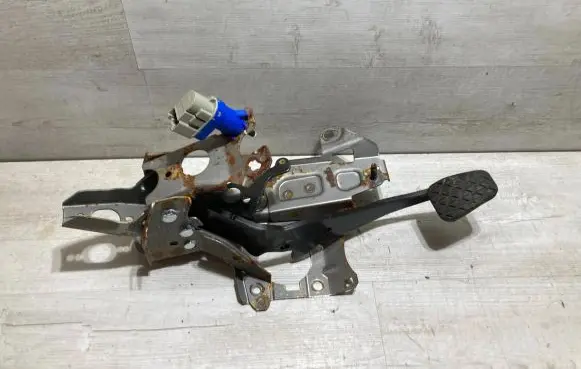 Ford Fiesta Brake pedal
