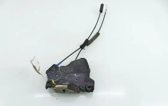 Toyota Corolla Verso E121 Front door lock 