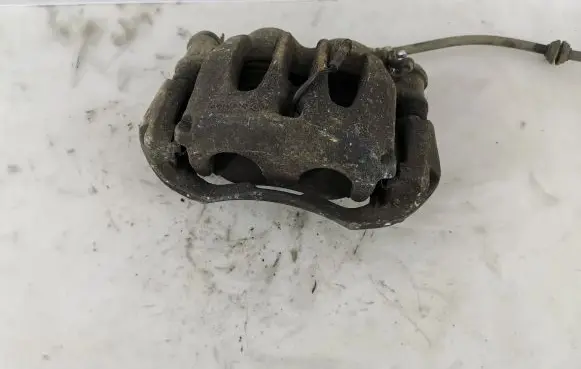Mercedes-Benz Vito Viano W639 Front brake caliper