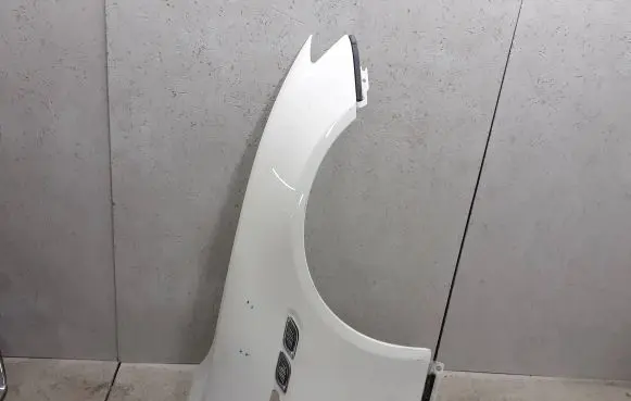Maserati Quattroporte Fender