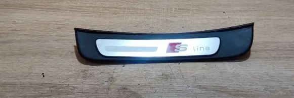 Audi A5 8T 8F Front sill trim cover 8T8853375A
