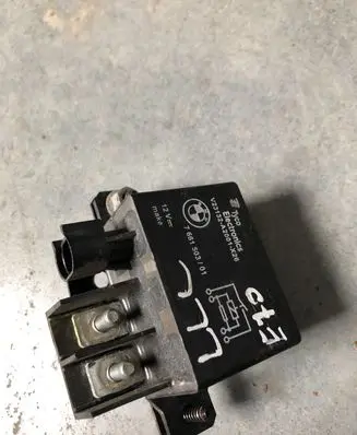BMW X5 E70 Ignition relay 7661503 V23132A2001X26