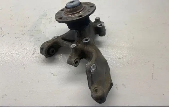 Volkswagen Caddy Front wheel hub 5qa505436a