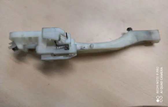 Rear door exterior handle/bracket