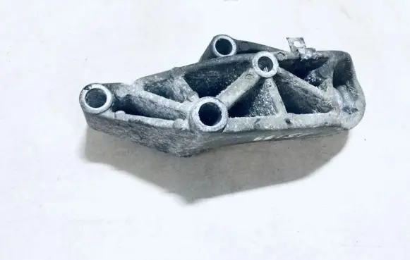 Audi A4 S4 B5 8D Engine mounting bracket