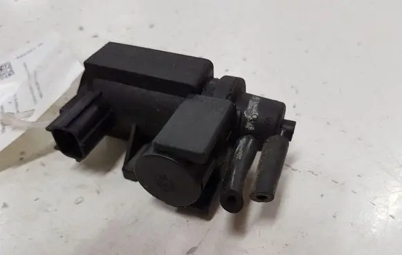 Toyota RAV 4 (XA30) Vacuum valve 258190R011