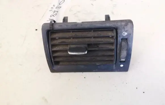 Ford Mondeo Mk III Dash center air vent grill