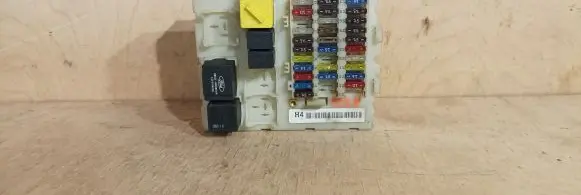 Ford Focus Fuse module 98AG14A073CHH4 518251905 98AG14K150AF