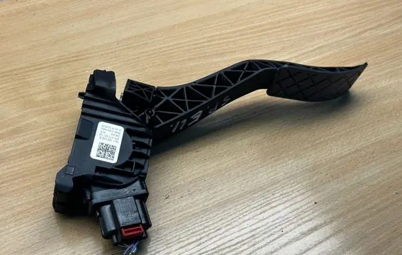 Volkswagen Golf Sportsvan Accelerator throttle pedal 5Q1723503G