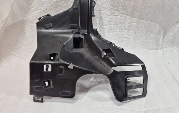 Volvo XC40 Front bumper mounting bracket 32136093