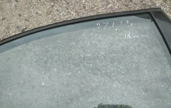 Nissan Primera Rear door window glass as2