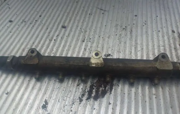 Volvo V70 Fuel main line pipe 8658252 005805L1 0445215010