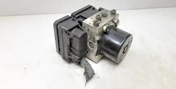 Volvo XC70 ABS Pump 30681619