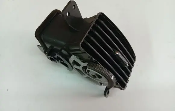 Toyota Corolla Verso AR10 Dash center air vent grill 5565064010