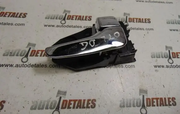 Mitsubishi Outlander Rear door interior handle