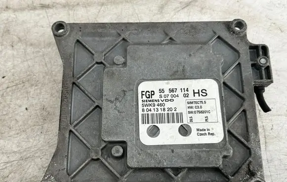 Opel Zafira B Engine control unit/module 55567114 5WK9460