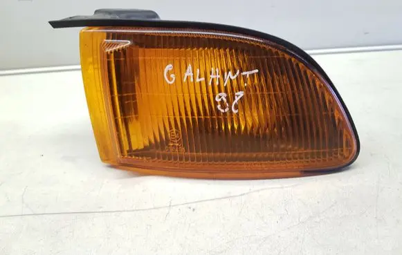 Mitsubishi Galant Front indicator light 0454365