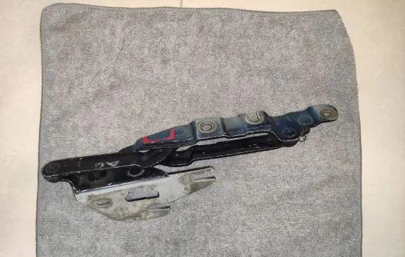 Audi A6 S6 C5 4B Tailgate/trunk/boot hinge 4B5827302C