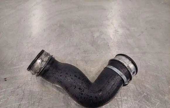 Volkswagen Transporter - Caravelle T5 Engine coolant pipe/hose 7H0122101E