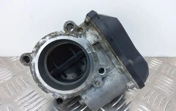 Audi A1 Throttle valve 03C133062S
