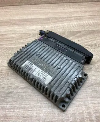 Renault Scenic I Engine control unit/module ECU HOM7700112914 S105280016A WITHPLUG