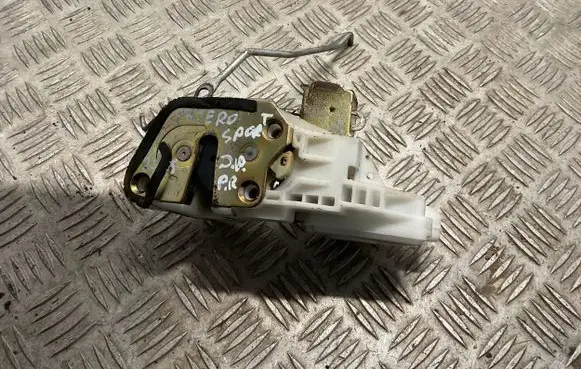 Mitsubishi Pajero Sport I Front door lock