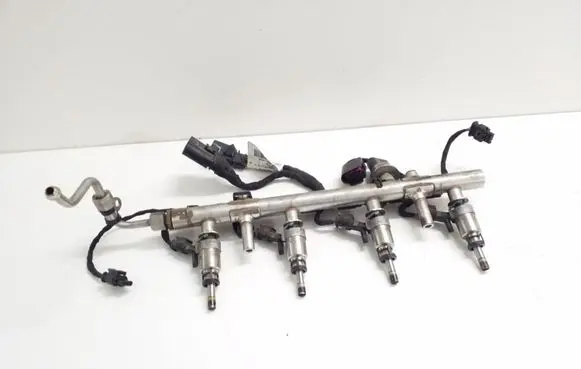 Volkswagen Jetta VI Fuel injectors set 06K133317H