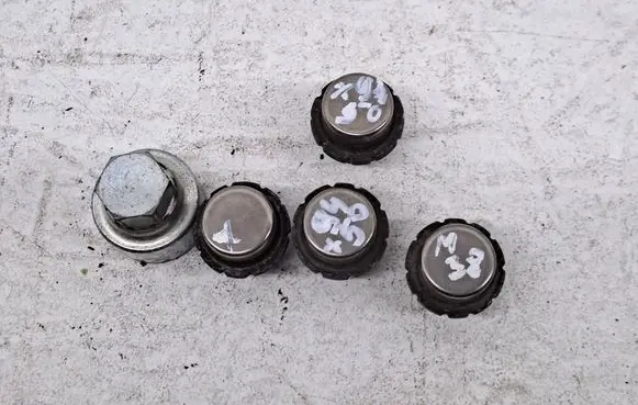 Ford Kuga III Anti-theft wheel nuts and lock 