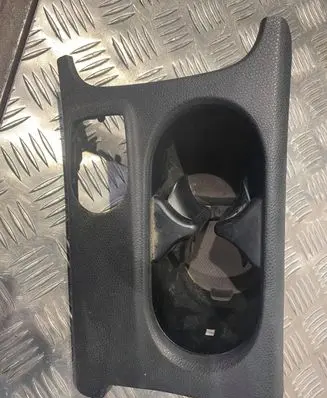 Cup holder front