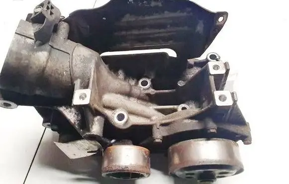 Honda CR-V Oil filter cover 