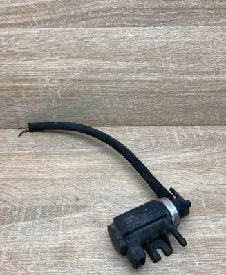 Volkswagen PASSAT B5 Turbo solenoid valve 1H0906627