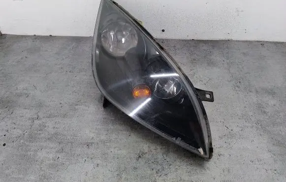 Mitsubishi Colt Headlight/headlamp 8301A994