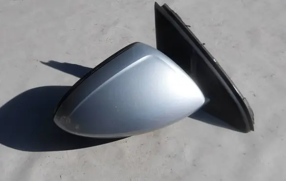 Front door electric wing mirror