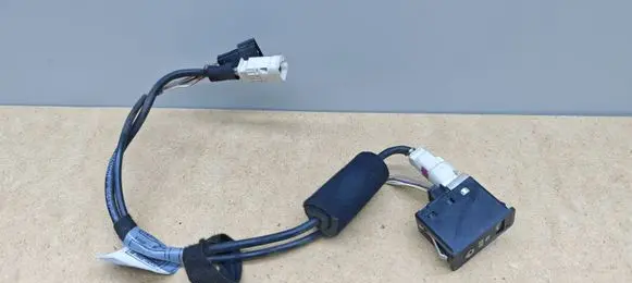 BMW 3 E90 E91 AUX in-socket connector 9129651