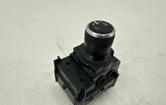 Toyota Corolla E210 E21 Wing mirror switch 183911