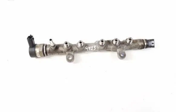 Jaguar XE Fuel main line pipe G4D39D280AA