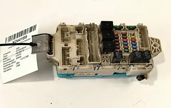 Mitsubishi Pajero Fuse box set 802140571 91840W