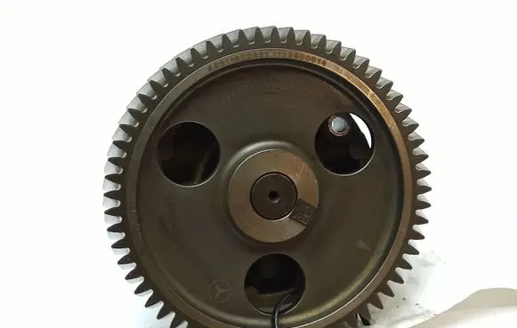 Mercedes-Benz E W212 Oil pump A6511802401 R6511810820