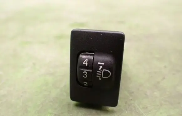Toyota Auris 150 Headlight level height control switch 8415202040