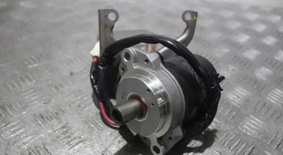 Toyota Yaris Electric power steering pump 99504501