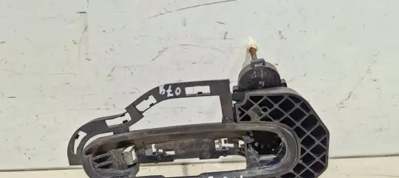 Front door exterior handle/bracket