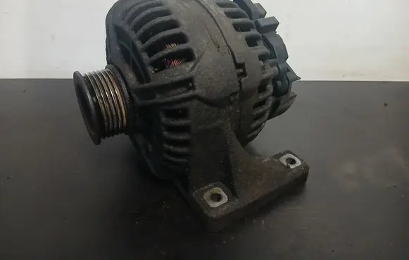 Volvo XC90 Generator/alternator 8637849 0124625001