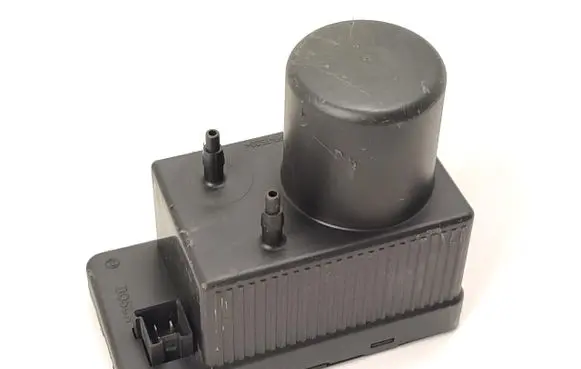 Mercedes-Benz E W211 Central locking vacuum pump 2038000048 A2038000048 20260123HCR1118