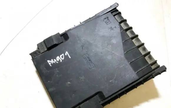 Audi A3 S3 8P Fuse box cover 1k0937132f 017180061