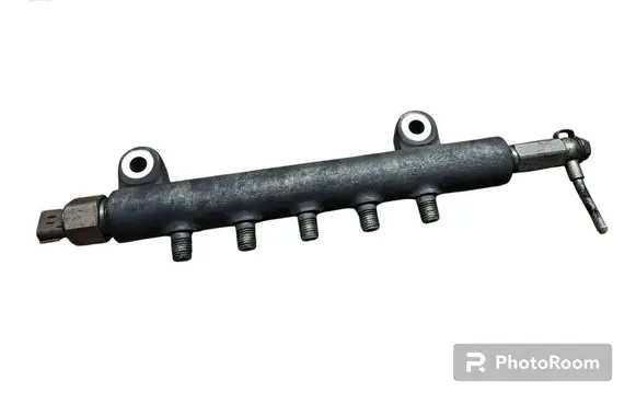 Nissan X-Trail T30 Fuel main line pipe 