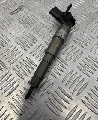 BMW 5 E60 E61 Fuel injector 7792721
