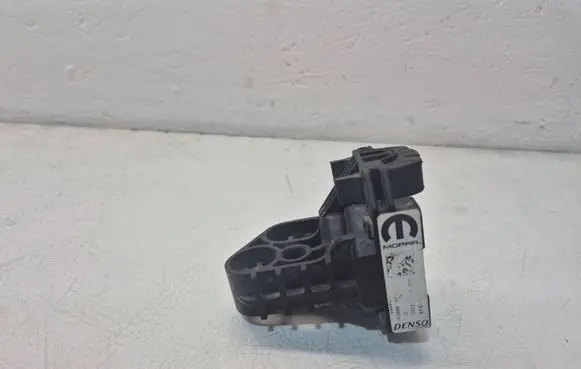 Alfa Romeo Giulia Radiator mount bracket 50541422