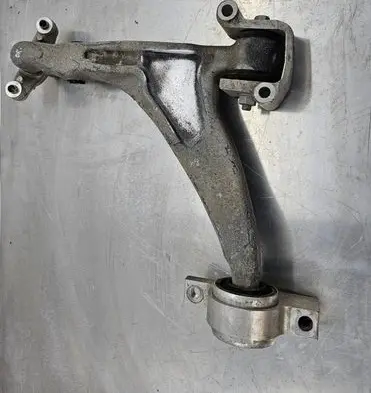 Volvo XC90 Front lower control arm/wishbone 31659693