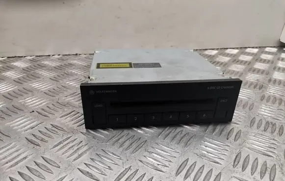 Volkswagen Golf V CD/DVD changer 1K0035110