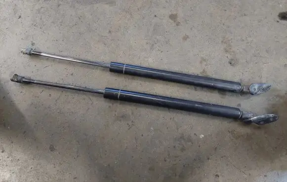 Seat Alhambra (Mk1) Tailgate/trunk strut/damper